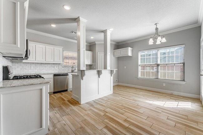 Building Photo - 2237 Aspen