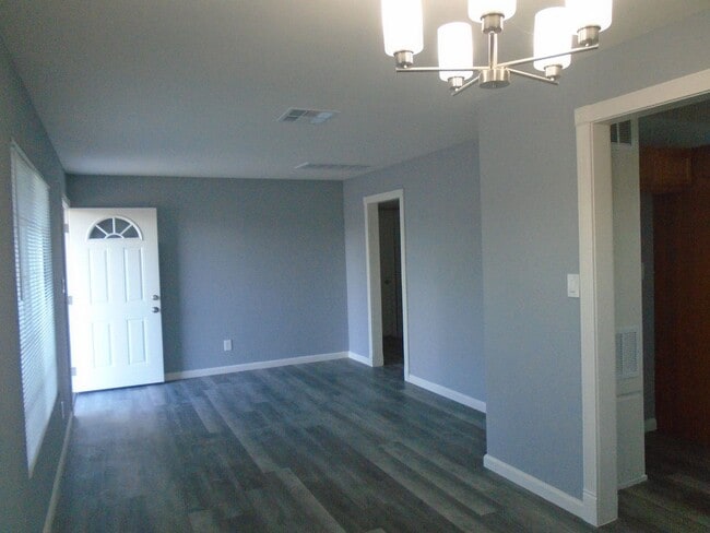 Building Photo - NEW NEW NEW....SOUTHWEST CUTIE !!!