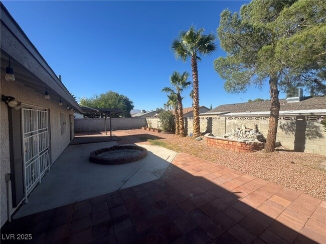 Building Photo - 6224 Miraloma St