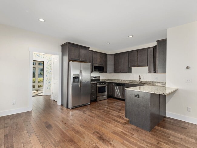 Building Photo - Darling Woodfin House