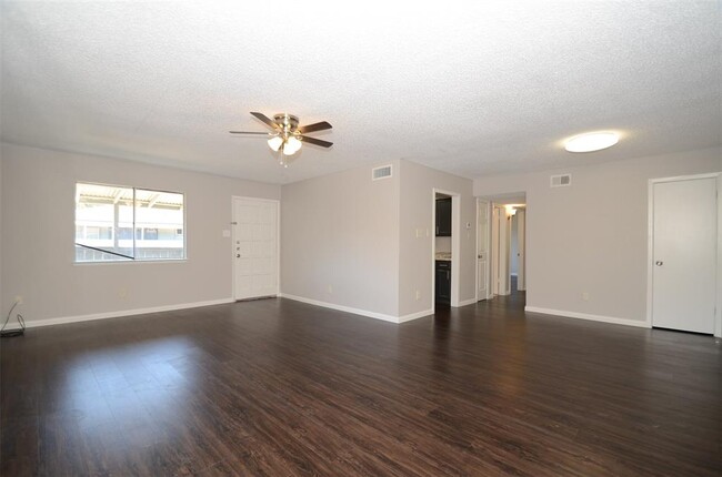 Building Photo - 5650 Birchmont Dr