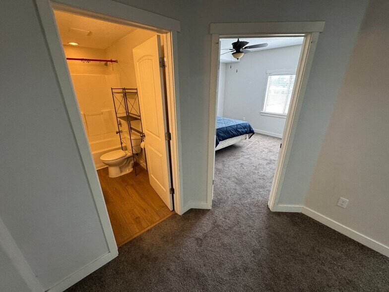 Building Photo - 1089 W 530 N