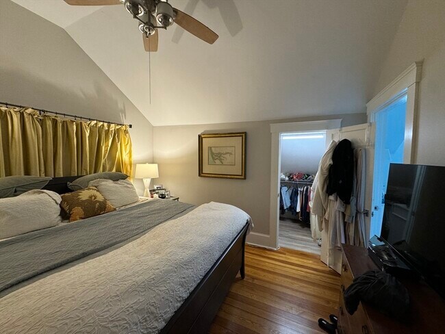 Building Photo - 32 Atherton Rd