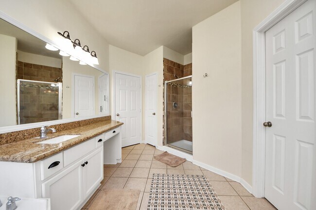 Building Photo - 30214 Vinebriar Dr
