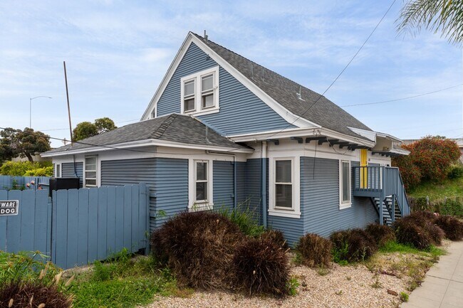 Building Photo - 531-535 W Juniper Street