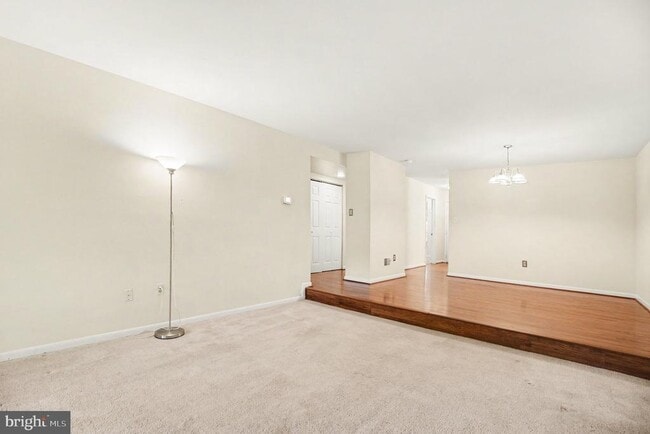Building Photo - 205 Valley Stream Ln