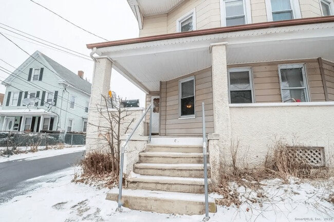 Building Photo - 62 Montauk Ave