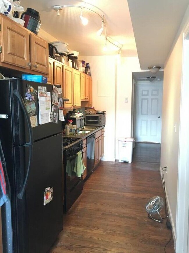 Building Photo - NO BROKER FEE!  BRIGHTON 3 BED/1.5 BATH WITH C AND D LINE ACCESS - CENTRAL AIR