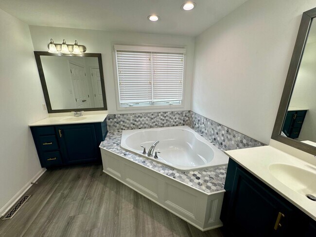 Building Photo - Move-In Ready Wexford Home Featuring Modern Updates and an Attached Two-Car