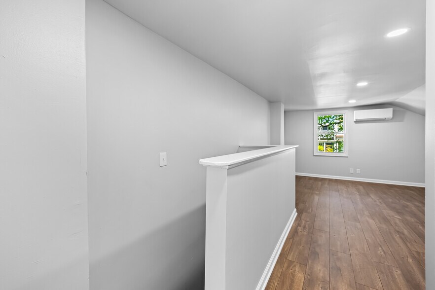 Building Photo - 1101 W 38th St