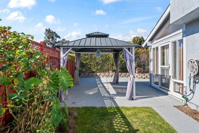 Building Photo - 37789 Essanay Pl