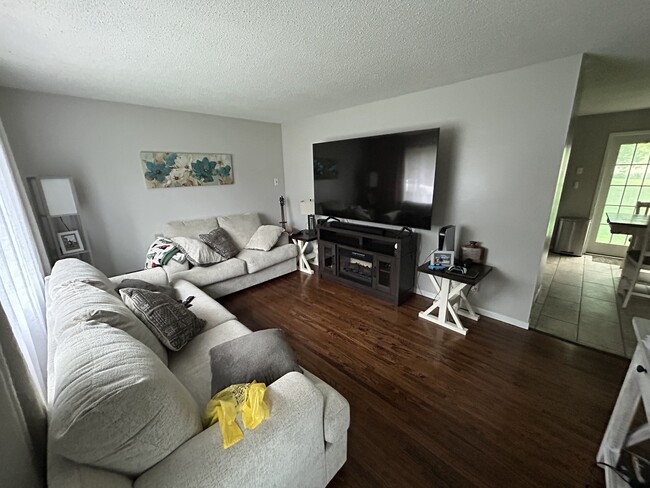 Building Photo - 386 1st Ave SE