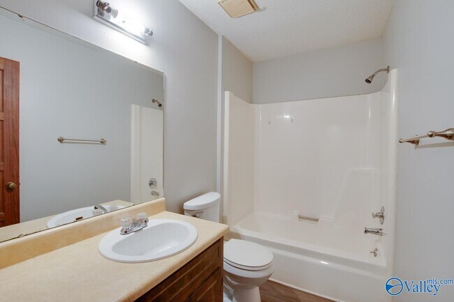 Building Photo - 9020 Mahogany Row SE