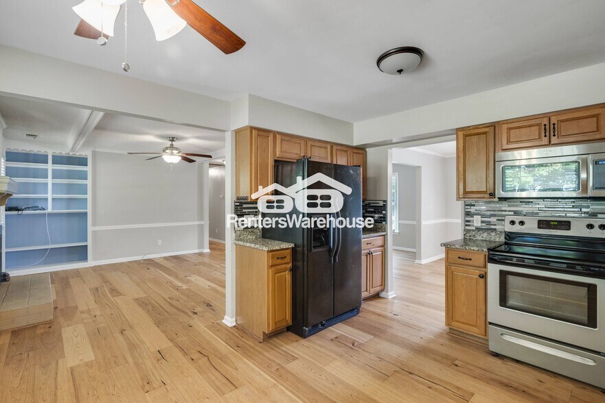Building Photo - 816 Pin Oak Pl