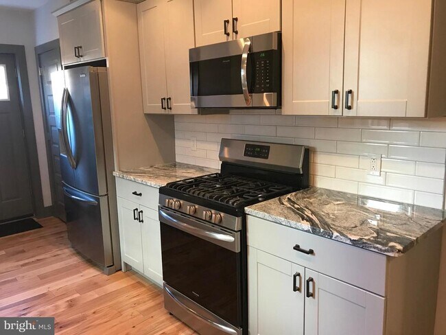 Building Photo - 1829 N Ringgold St