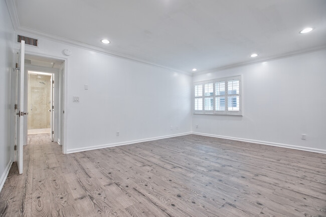 Building Photo - 1337 Berkeley St