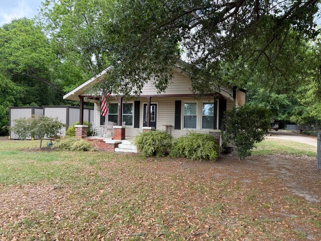 Building Photo - 532 Middleton Dr