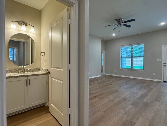 Building Photo - 3065 Guinn Farms Rd