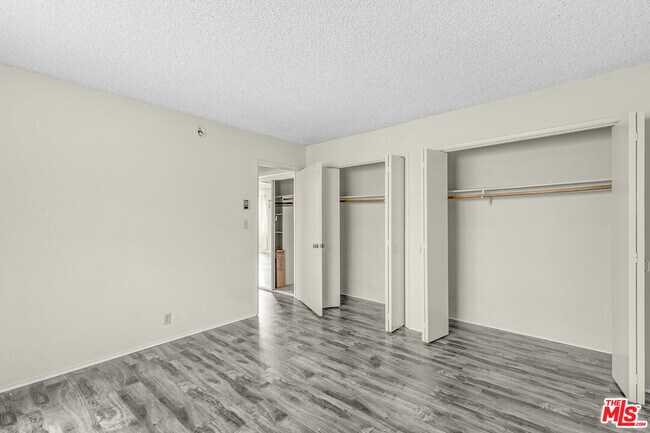 Building Photo - 1811 Parnell Ave