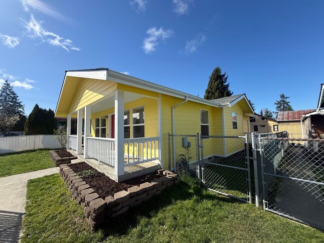 Building Photo - Just remodeled!! Mount Vernon 3 Bedroom House