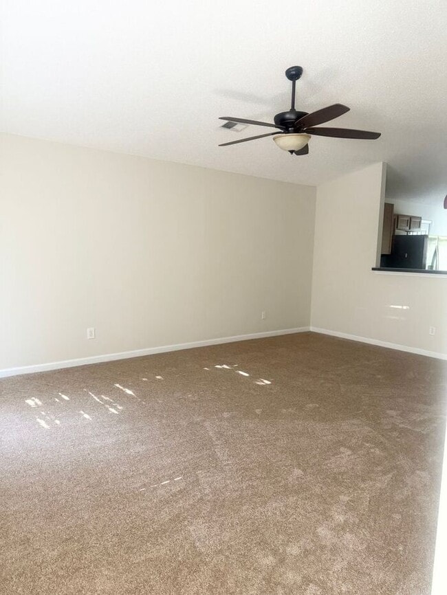 Building Photo - Lexington-Offering Self Guided Tour with R...