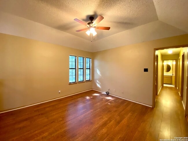 Building Photo - 8911 Shady Leaf