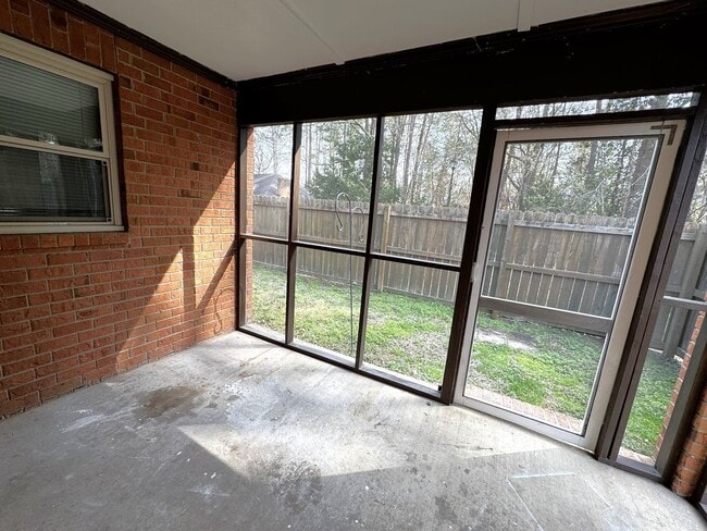 Building Photo - 46 Sagebrush Apartments