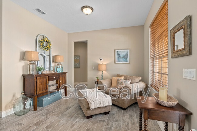 Building Photo - 825 Wildflower Rd