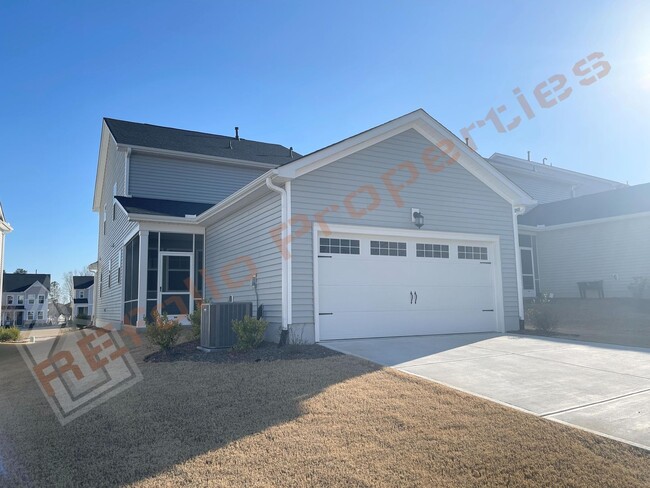 Building Photo - Amazing 4 Bedroom, 2.5 Bathroom Home with ...