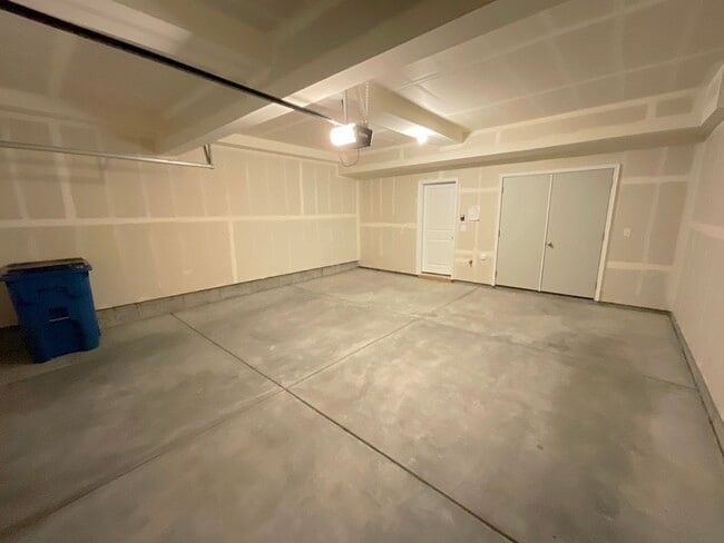 Building Photo - 3 Bedroom Townhome Available Near Tutt Blvd & E Woodmen Rd