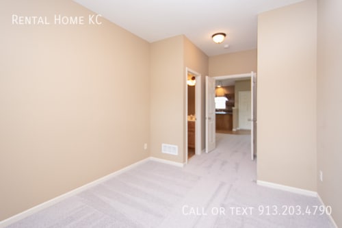 Building Photo - 2100 N 114th St