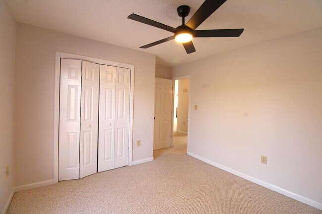 Building Photo - Awesome 3 bedroom home in a great area!