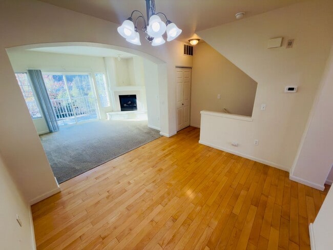 Building Photo - Gorgeous Tri-Level Condo at Progress Ridge — Lake Views!