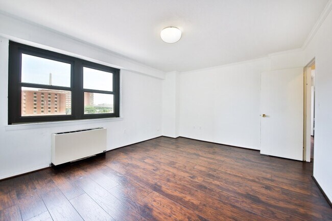 Building Photo - 6 Whittier Pl