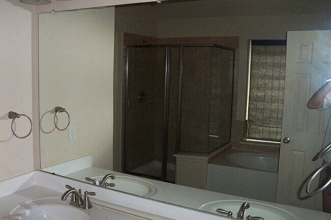 Building Photo - 3714 Rainterra Dr