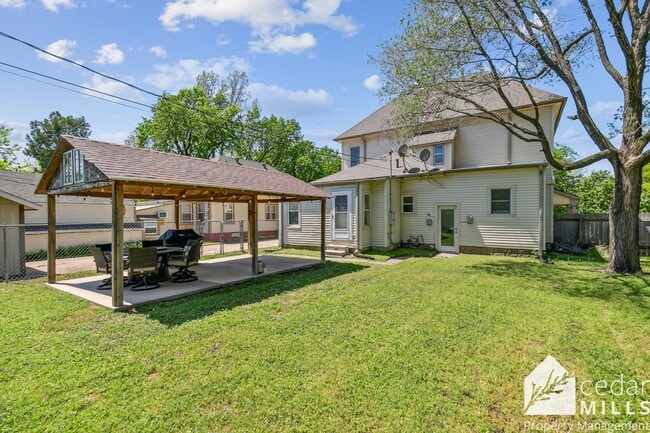 Building Photo - EXTRAORDINARY historic rental opportunity ...