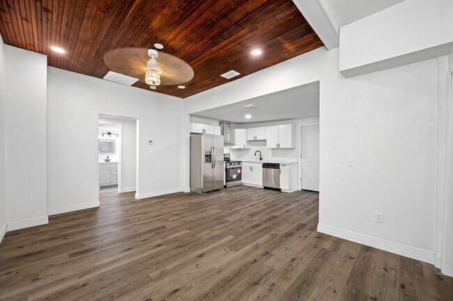 Building Photo - Fully Renovated 3-Bedroom, 2-Bathroom Home...