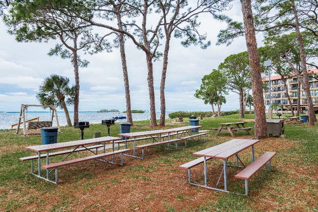 Building Photo - 2700 Bayshore Blvd