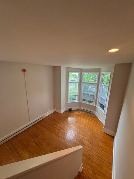 Building Photo - 3911 Pine St