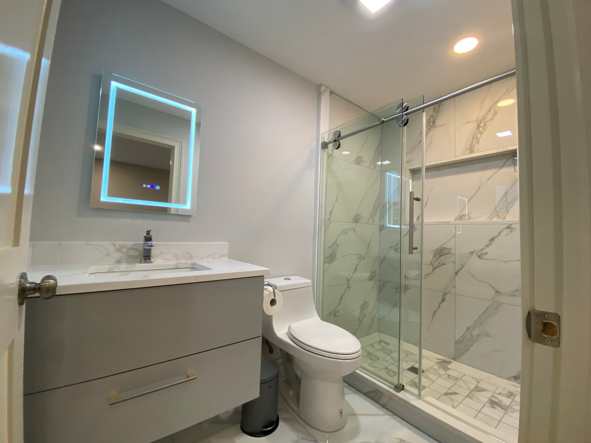 Building Photo - 583 Highland Ave