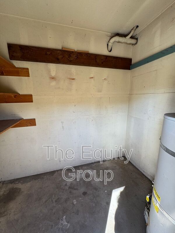 Building Photo - 1320 W Vassar Ave