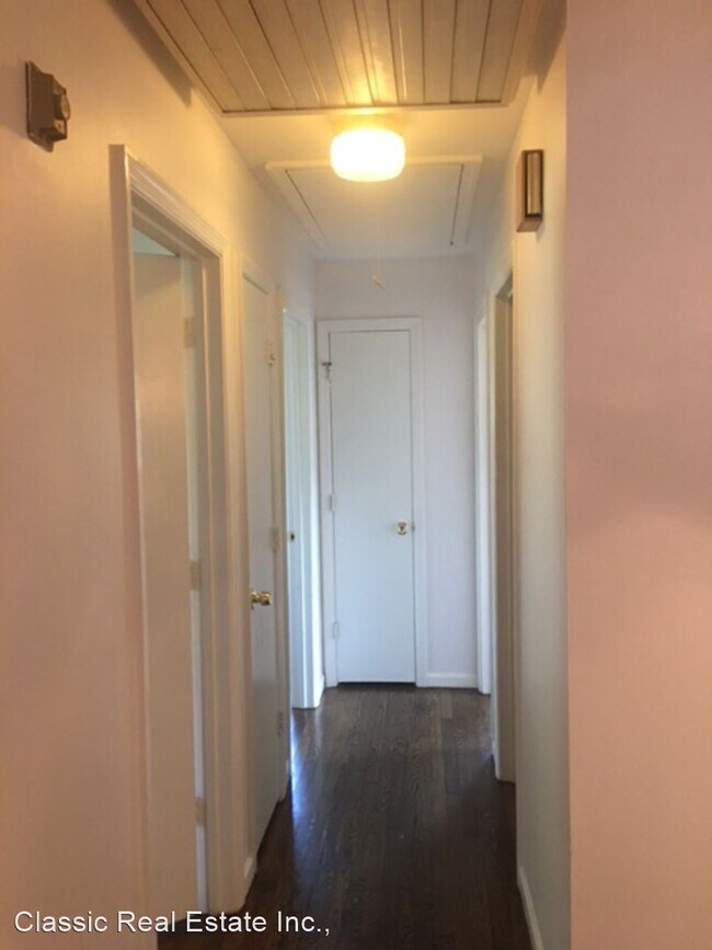 Building Photo - 3 br, 1.5 bath House - 1748 Wyatt Parkway