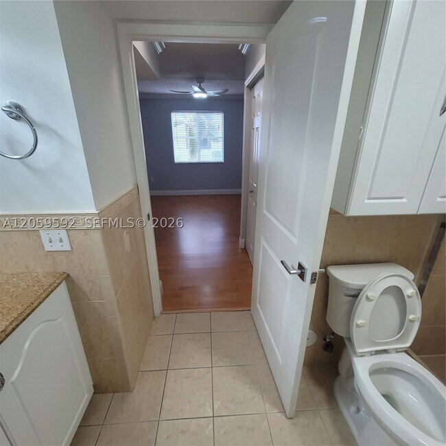 Building Photo - 1114 NW 124th Ct