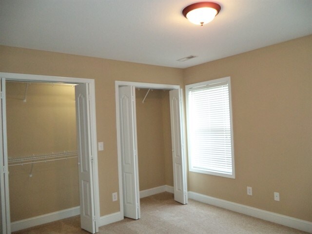 Building Photo - 6317 Stillglen Ln