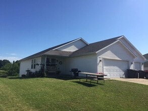 Building Photo - Moline Duplex