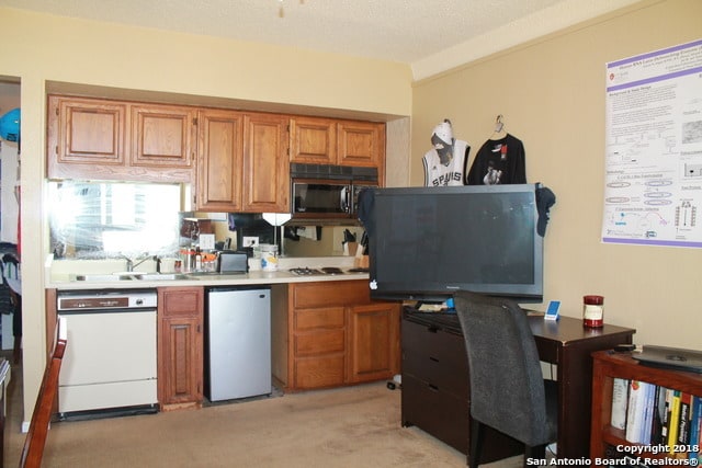 Building Photo - 7701 Wurzbach Rd