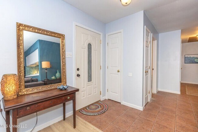 Building Photo - Downtown OS - Golf Cart District (Furnished!)