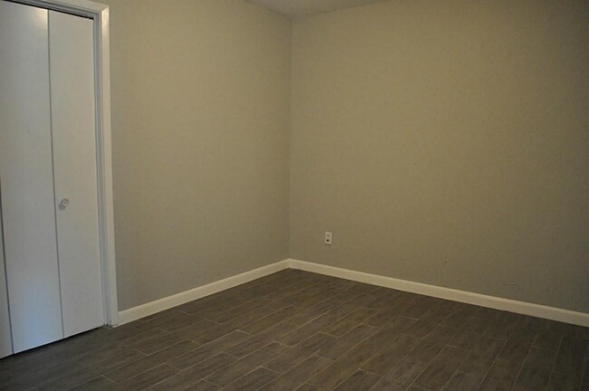 Building Photo - 2311 Leaman Ave