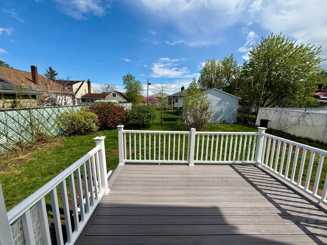 Building Photo - 13 Roosevelt Ave