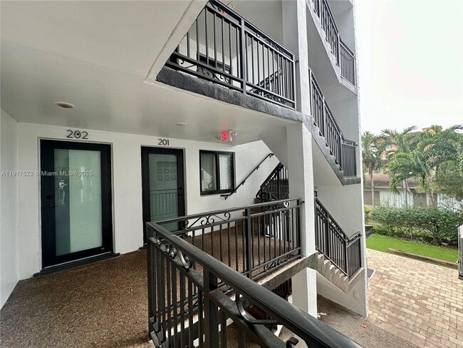 Building Photo - 529 SW 4th St